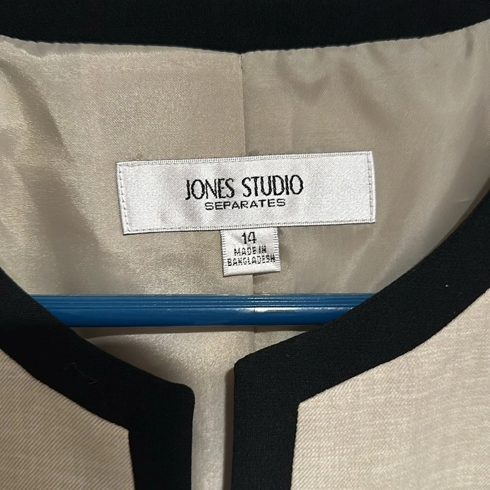 Jones Studio Tan-Black Blazer - Picture 4 of 5
